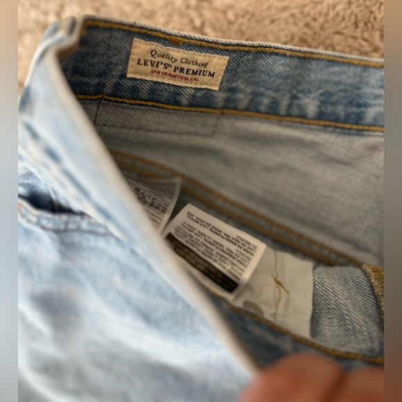 Levi’s 501 Cutoffs Shorts Denim Lt Wash Raw Frey Hem Distressed Buttonfly SZ: 28 - Picture 4 of 8